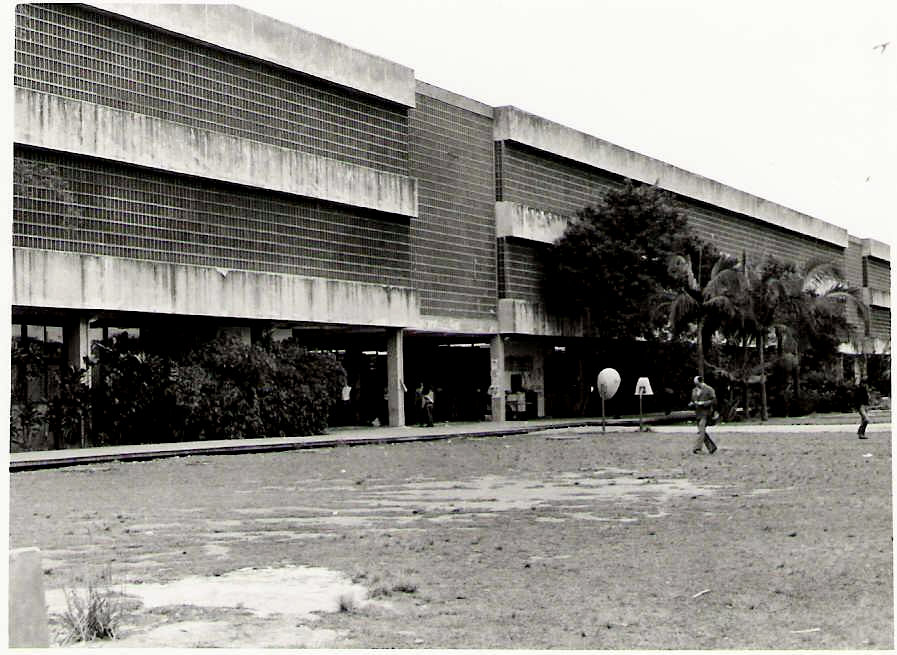 Foto histórica do Prédio Central da ECA-USP