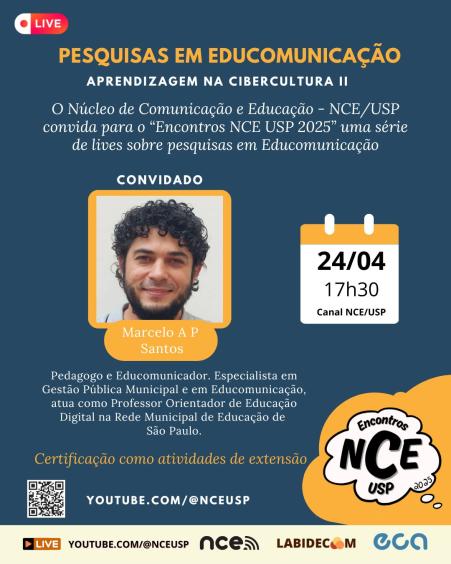 Cartaz azul com uma foto em moldura quadrada e amarela, no centro, de um homem branco de barba e cabelos cacheados, castanhos e curtos. Ao lado da foto há um ícone de calendário com a data, hora e formato do evento inseridos. Acima, em fontes amarelas, está o nome do evento, um segundo nome em fontes brancas abaixo e uma breve descrição do evento na sequência. Abaixo à esquerda um QRcode e à direita um balão de pensamento com o  nome da série, inserido em uma figura disforme e amarela. No rodapé uma régua bege com os logotipos de apoios.