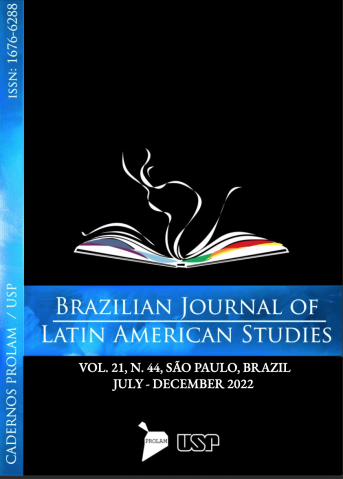 Capa dos Cadernos Prolam. Sobre um fundo preto, destacam-se a ilustração de um livro com páginas abertas, nas cores branca e do arco-íris. Abaixo, sobre um retângulo azul, o título, em inglês, Caderno Brasileiro de Estudos Latino-Americanos. Subtítulo Vol. 21, N. 44, São Paulo, Brasil, Julho - Dezembro 2022. Na parte inferior da capa estão os logos do Prolam e da USP. 