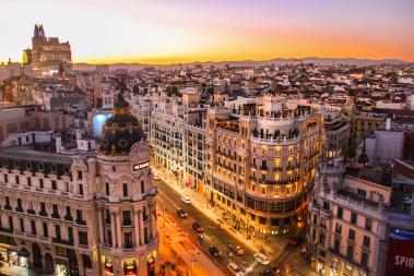 Foto colorida em ambiente externo, de uma vista panorâmica de Madrid, na Espanha