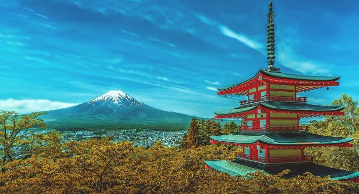 Templo japonês (pagode) à direita, com monte Fuji ao fundo
