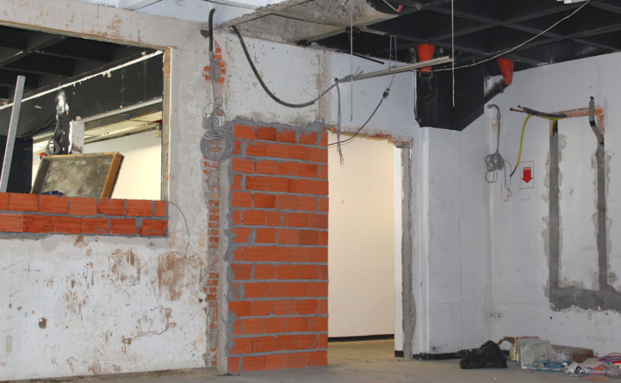 Área interna do estúdio em reforma