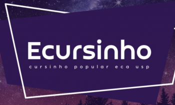 Imagem de divulgação do ECursinho. A ilustração é predominantemente roxa. Ao fundo, há um céu roxo e estrelado. Em primeiro plano, em um trapézio roxo de tom mais escuro, está escrito em letras brancas "Ecursinho" e "cursinho popular eca usp". Há também, como detalhe, apenas o contorno de outro trapézio, em branco.