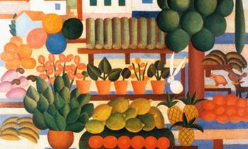 Pintura A Feira, de Tarsila do Amaral. Em primeiro plano, há variadas frutas consumidas no Brasil: caju, banana, manga, abacaxi, laranja. Em segundo plano, há uma árvore, alguns vasos de plantas e, próximos a eles, alguns animais: um coelho branco, um tatu e um pássaro marrom. Em terceiro plano, há três casas e três palmeiras.