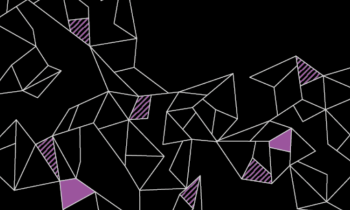 Recorte da capa da última edição da Revista Sala Preta. A imagem tem um fundo preto, estampado com formas geométricas abstratas, em traçado branco e preenchimento lilás. 