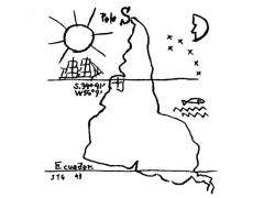 Ilustração em linhas pretas sobre um fundo branco de um mapa estilizado do continente latino americano em posição invertida, com o sul geográfico apontando para o norte. O mapa é cortado por linhas horizontais representando o Equador e o Trópico de Capricórnio, e é ladeado por desenhos de uma caravela e do sol, do lado esquerdo, e de uma meia-lua, estrelas, um peixe e ondas, do lado direito.