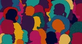 Ilustração de diversas silhuetas humanas sobrepostas. As silhuetas são de diversas cores, como laranja, amarelo, vermelho, rosa, azul, verde e roxo, e representam pessoa de diferentes gêneros e raças.