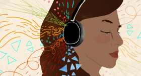 Ilustração do rosto de uma mulher com fones de ouvido. Ela é negra, tem cabelos longos e escuros, seus lábios são vermelhos e seus olhos estão fechados. O fone de ouvido é preto e dele saem artes abstratas e coloridas: linhas, ondas, círculos e triângulos. O fundo é amarelo claro.