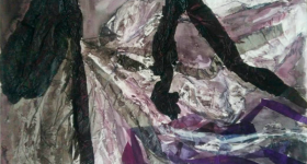 Imagem de uma pintura abstrata em tons de roxo, azul, cinza e preto. Na parte esquerda e superior há o predomínio de formas e linhas pretas, enquanto os tons de roxo e azul se concentram no canto inferior direito. O fundo tem linhas cinzas e em tom roxo mais claro.
