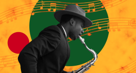 Arte digital. Em primeiro plano, a foto em preto e branco de um homem negro tocando saxofone. Ele usa chapéu e terno escuro. O segundo plano é composto por ilustrações de um círculo verde e uma forma vermelha de contornos arredondados sobre um fundo amarelo. Sobre a forma circular verde, linhas onduladas simulam a pauta de uma partitura com notações musicais amarelas. 